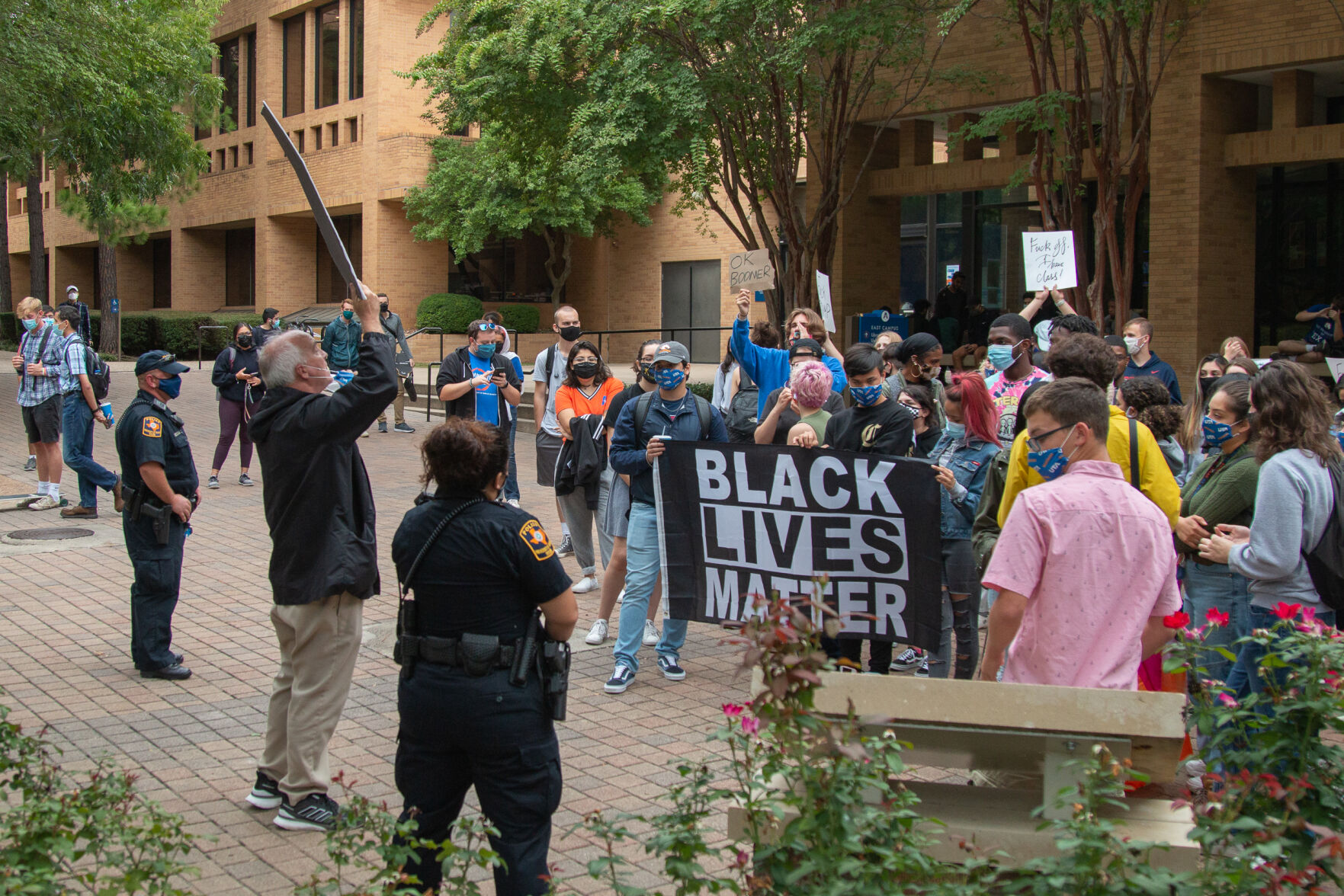 Photos: UTA students stage counterprotest against anti-abortionist on campus